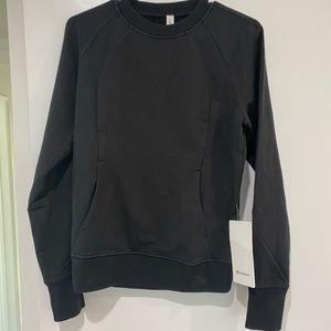 NWT -  Lululemon Scuba Crew 6 - Black